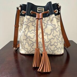 Tous bag excellent condition like new.